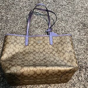 Reversible coach purse